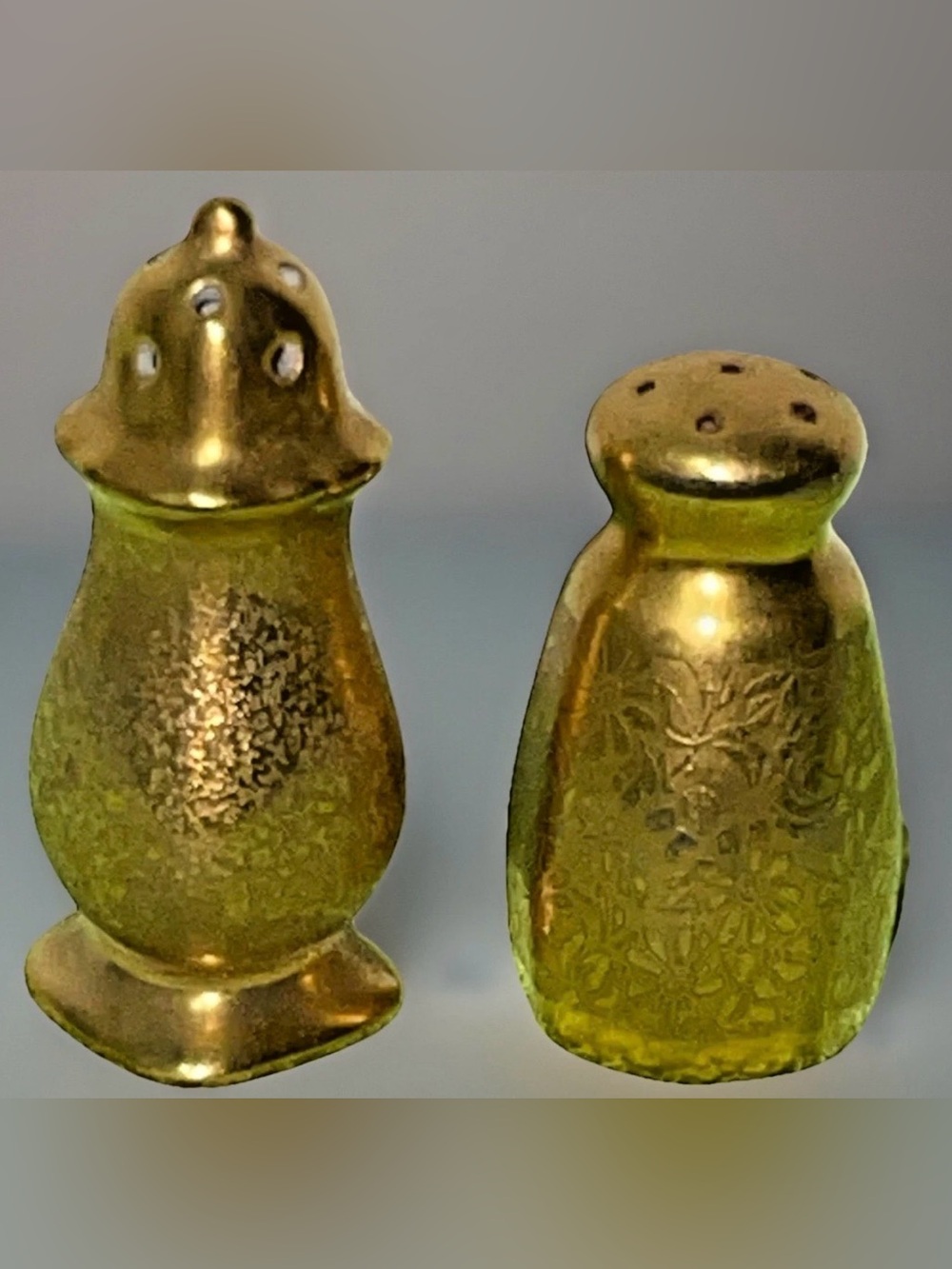 Pair of Pickard Plain Encrusted Gold Salt & Pepper Shakers Circa 1933-1934 READ